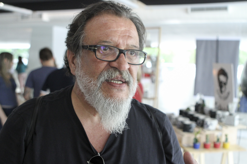 O ator global Luís Melo, que aproveitou a vinda a Curitiba para prestigiar o evento "Minha arte no MON" O ator global Luís Melo, que aproveitou a vinda a Curitiba para prestigiar o evento "Minha arte no MON"