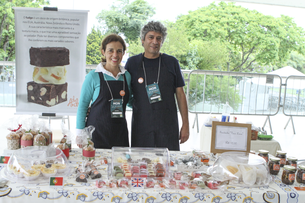 Tereza e André, do "Du André Culinária", levam ao "Minha arte no MON" uma gastronomia global, com destaque para os fudges de chocolate Tereza e André, do "Du André Culinária", levam ao "Minha arte no MON" uma gastronomia global, com destaque para os fudges de chocolate